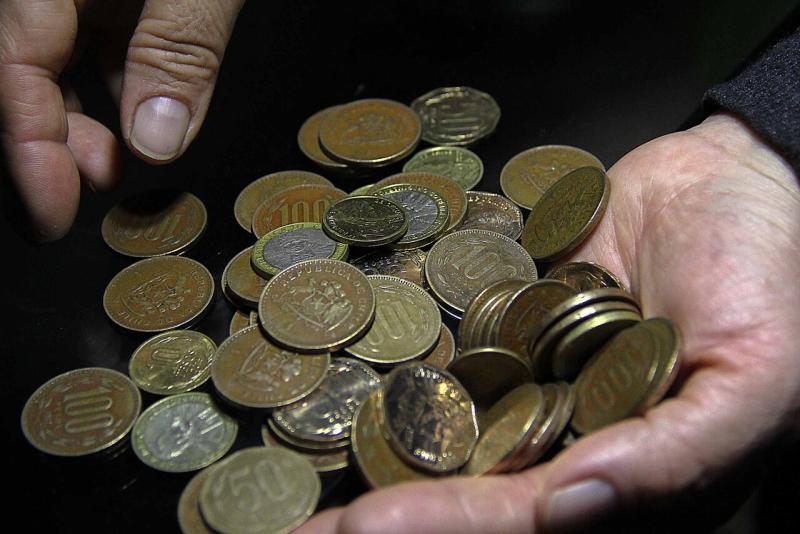 Agencia UNO - Casi 9 de cada 10 personas trabajadoras en Chile considera que su salario no le alcanza para cubrir sus necesidades básicas