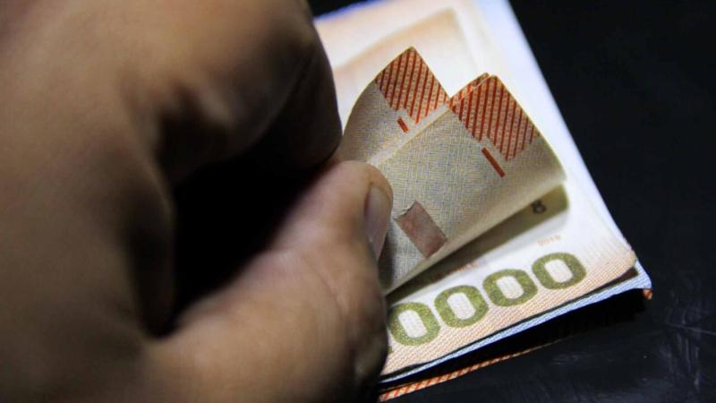 Agencia UNO - Estudio revela preocupante dato del salario de los trabajadores chilenos | T13