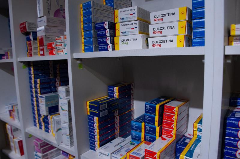 Agencia Uno - Fonasa ofrece descuentos en más de 12 mil medicamentos (referencial)