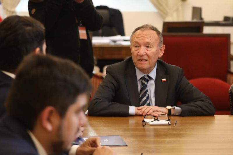 Ministro García en la reunión con parlamentarios de oposición - AUNO
