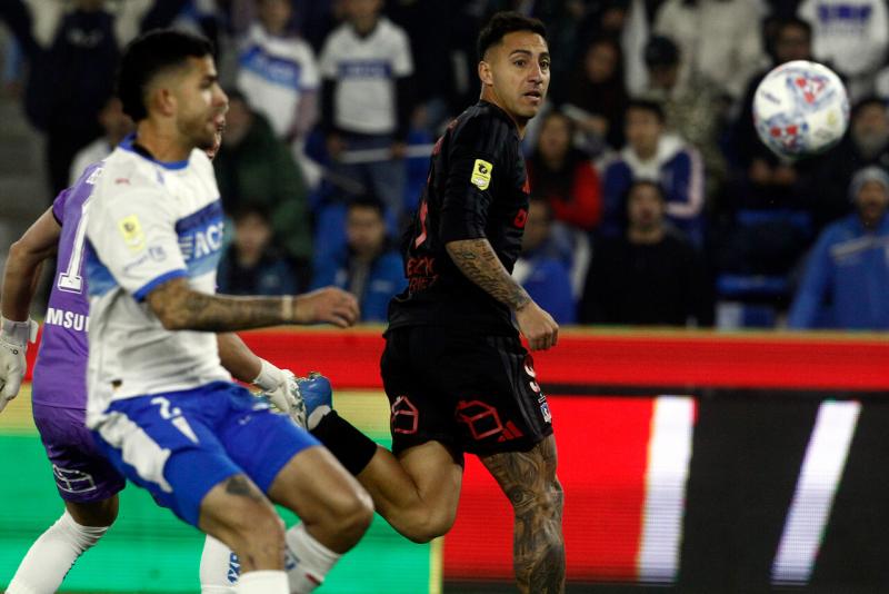 Agencia Uno - Javier Correa anotó los dos goles del triunfo de Colo-Colo sobre la Universidad Católica