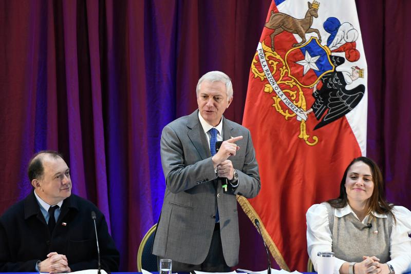 Pdte- Kast y subsecretario Pavez anuncian el 'Rol Único de Vándalos' - AUNO