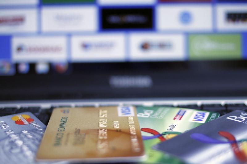 Agencia Uno - Aumenta el pago mínimo en tarjetas de crédito