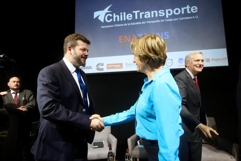 Aton- Johannes Kaiser y Evelyn Matthei