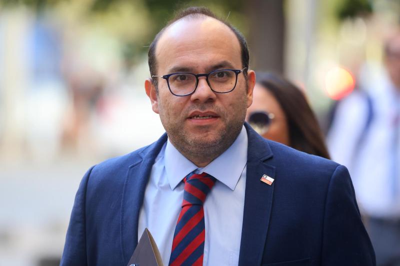 Aton- Subsecretario del Interior, Máximo Pavez