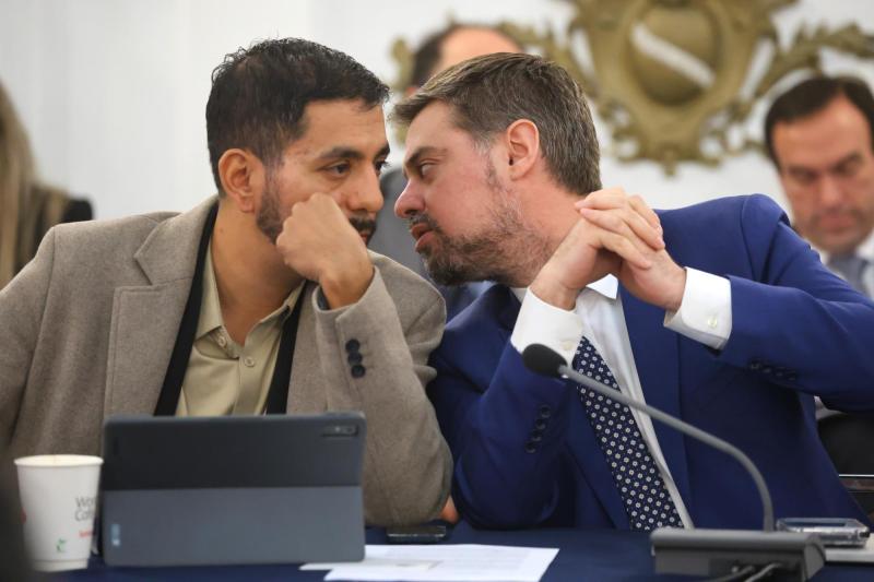 Aton- Brito y Manouchehri en Comisión de Hacienda