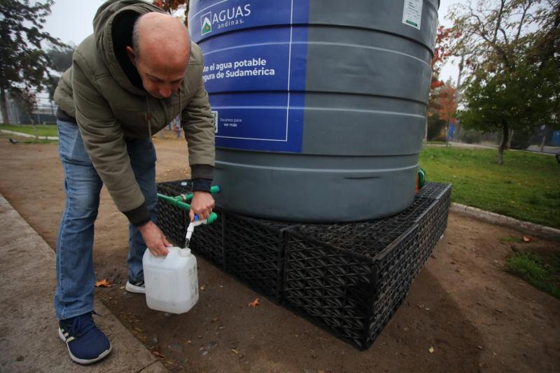 Aton - Corte de agua en ocho comunas de Santiago: ¿A qué hora vuelve el suministro?