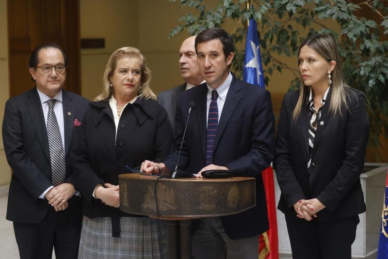 Aton- UDI instó a fusionar ministerios
