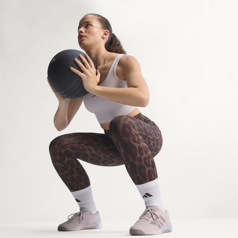 adidas - Equipo T13 pone a prueba un outfit deportivo: ¿Importa realmente cómo nos vestimos para entrenar?
