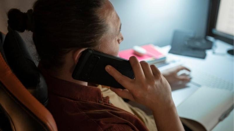 Freepik - Bancos alertan por nueva estafa telefónica que permite desviar llamadas y acceder a cuentas bancarias