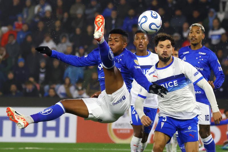 La UC igualó sin goles ante Cruzeiro - Photosport
