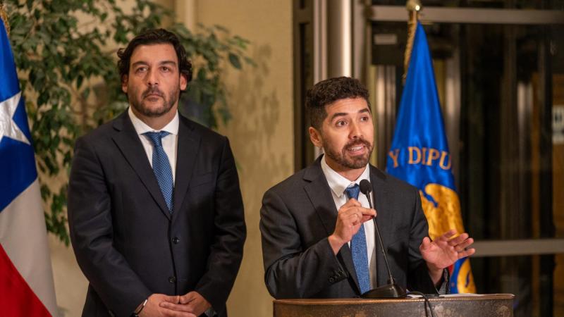Diputados Leiva y Santana cuestionaron "omisión" de Lincolao