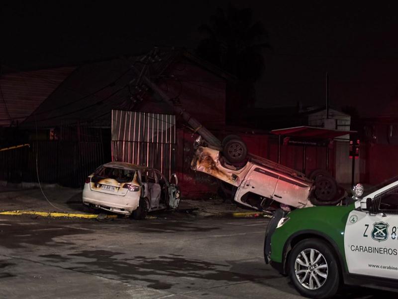 Autos chocaron y se incendiaron en La Florida: Huían de fiscalización