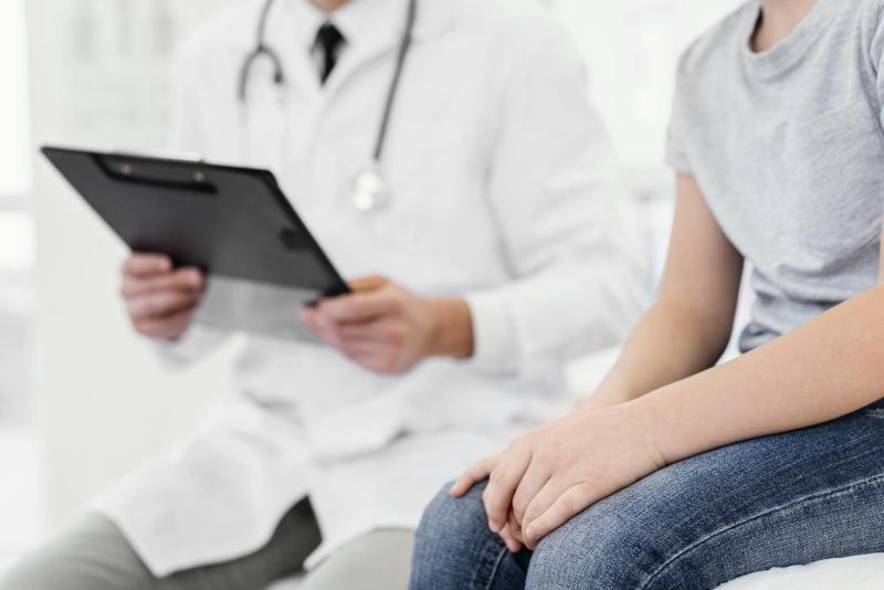 Freepik - cáncer de testículos