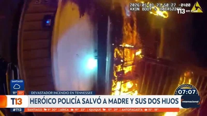 Revelan video de policía rescatan a madre y sus hijos de incendio: Sacó aplausos por su valentía