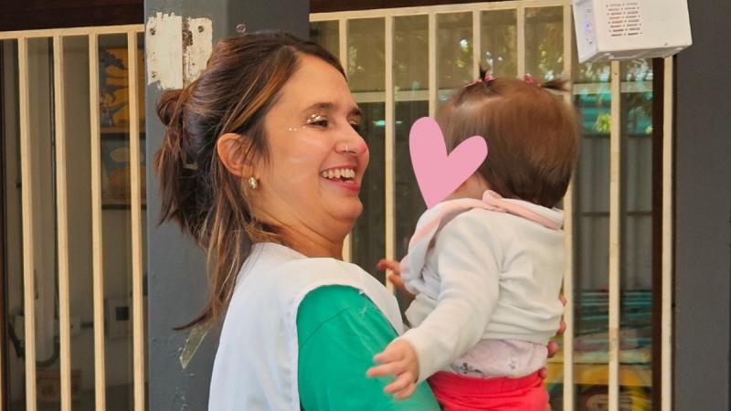 Así puedes postular al voluntariado para abrazar bebés - Instagram @fundacionabrazame