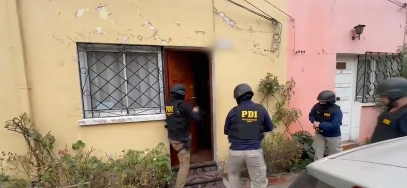 Desarticulan organización criminal que cometía violentos asaltos: se fotografiaban con sus víctimas