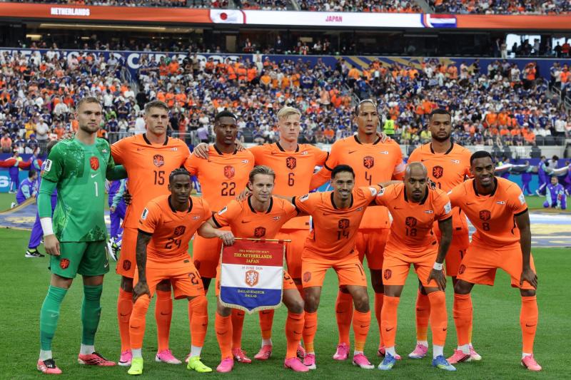 AFP - Periodista chilena experta en fútbol de Países Bajos entrega las claves la "Oranje" en el Mundial: "No hay un Van Persie o un Robben, pero..."