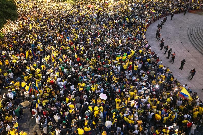 AFP - Hinchas de Colombia esperan el debut en el Mundial en Ciudad de México