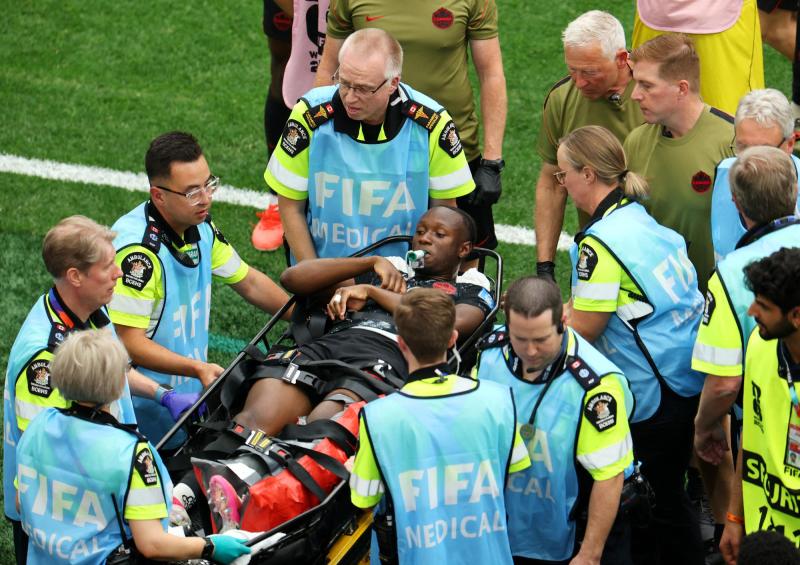 El mensaje de Koné tras su doble fractura en el Mundial ante Qatar - AFP