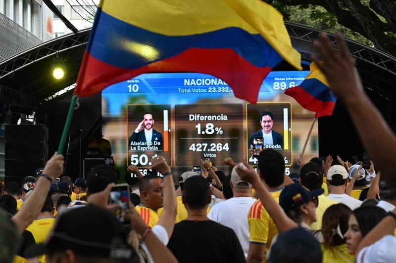 Elecciones presidenciales en Colombia: derechista Abelardo de la Espriella gana por estrecho margen - AFP
