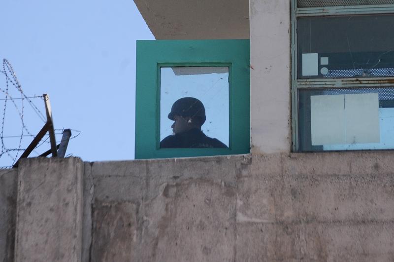 Agencia Uno (referencial) - Contraloría alerta por grave falla de seguridad en cárcel de Aysén: acceso estaba abierto y sin gendarmes vigilando