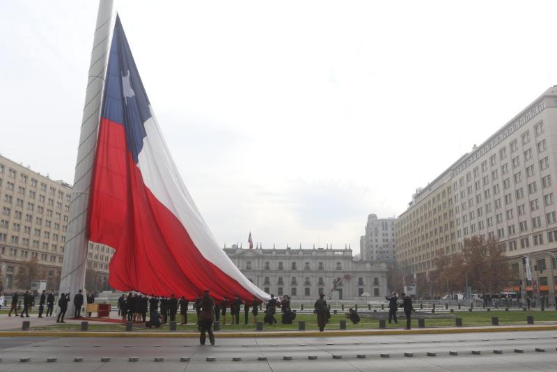Agencia UNO - Familia francesa se cansó de esperar: Llevaron a Migraciones a tribunales