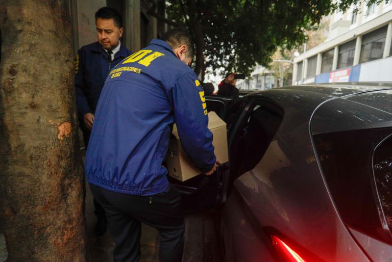 Agencia Uno - Allanamiento de la PDI en BancoEstado