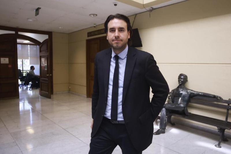 Mirosevic cancela gira con Kast para votar contra acusación a Grau - Aton