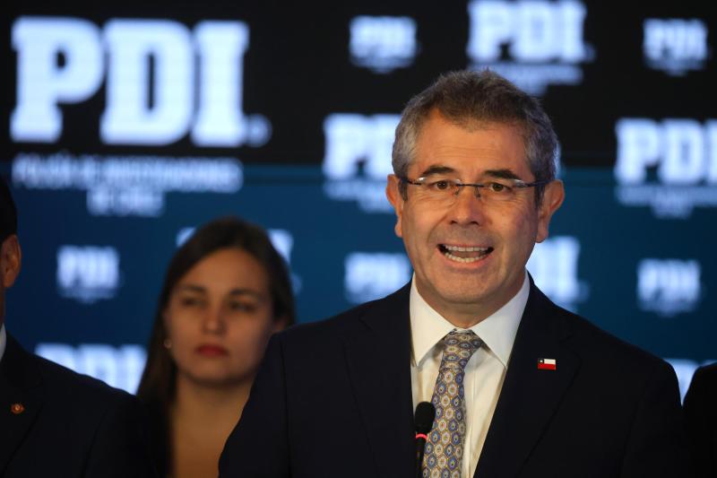 Aton - Tras su salida de la Subsecretaría de Seguridad: Kast busca mantener a Andrés Jouannet en el Gobierno
