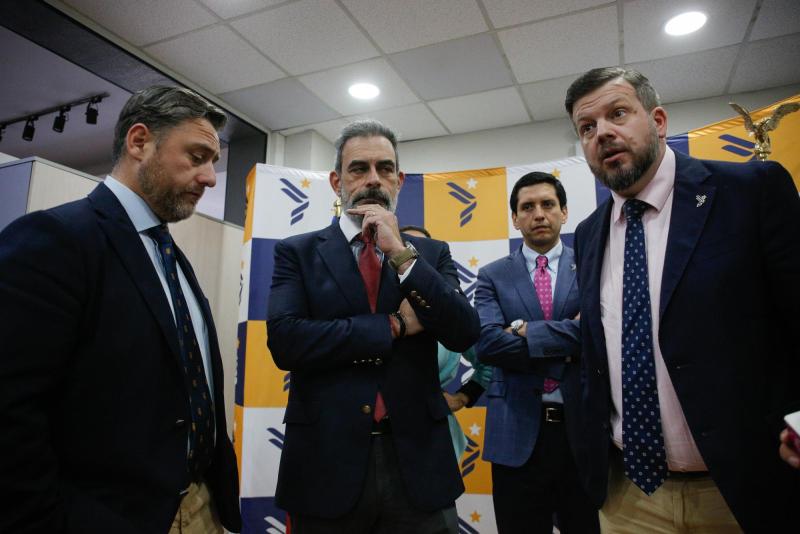 Aton- Kaiser junto a diputados del PNL
