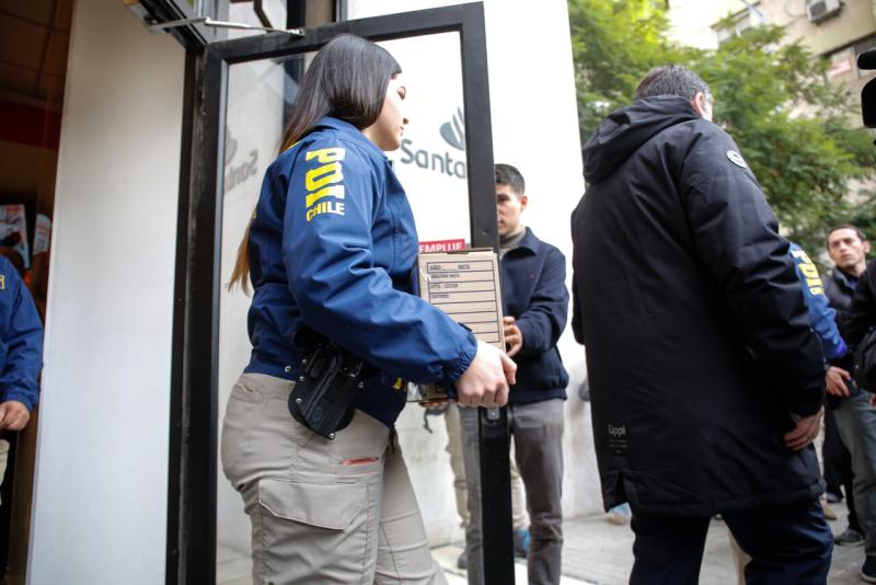 Aton - Allanamiento a Banco Santander por operativo contra el Tren de Aragua