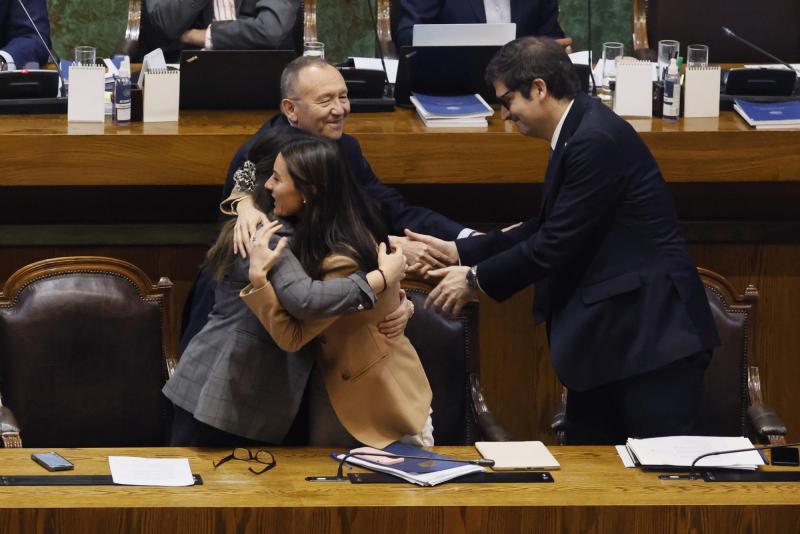 Aton- Ministros celebraron despacho de la ley de Escuelas Protegidas