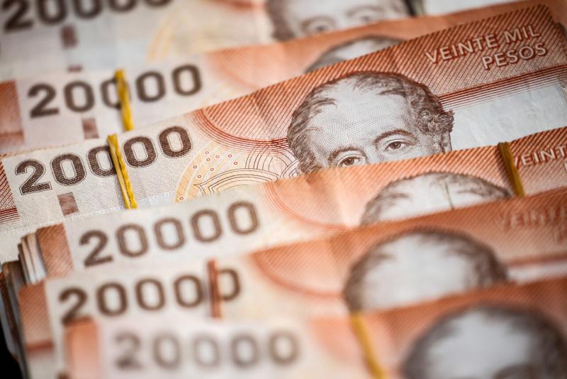 Aton - Gobierno ingresa con suma urgencia proyecto de bono de $30 mil por hijo