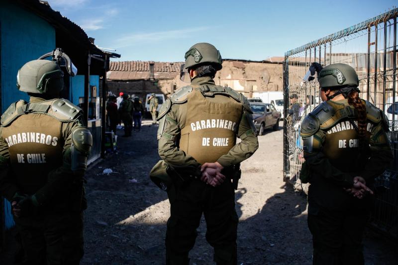 Investigan irregularidades en procedimientos de Carabineros - referencial Aton