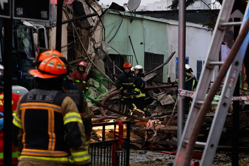 Aton - Derrumbe durante incendio en Santiago