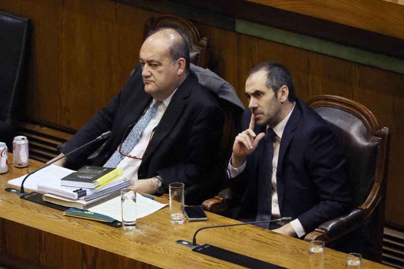 Aton- Grau junto a su abogado, Patricio Zapata