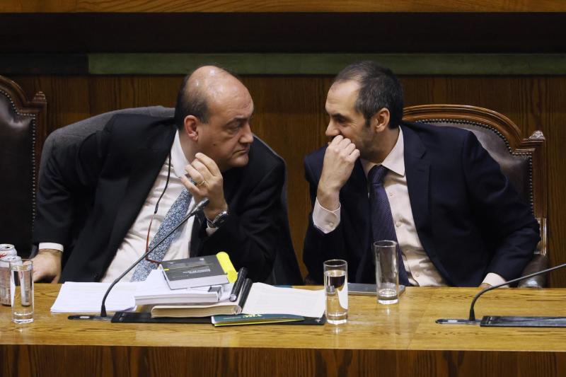 Aton- Grau junto a su abogado, Patricio Zapata