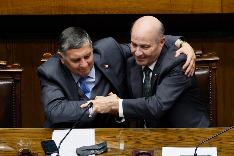 Aton - Biministro Claudio Alvarado y titular de Hacienda Jorge Quiroz tras aprobación de idea de legisla la megarreforma
