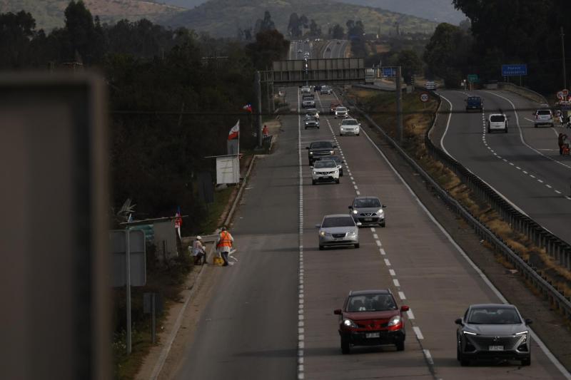 Balance de tránsito: fin de semana largo deja siete fallecidos y 303 accidentes en todo Chile - Aton