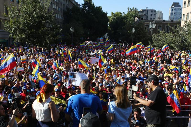 Encuesta CEP: 60% dice que el Gobierno gasta mucho dinero en migrantes - Aton