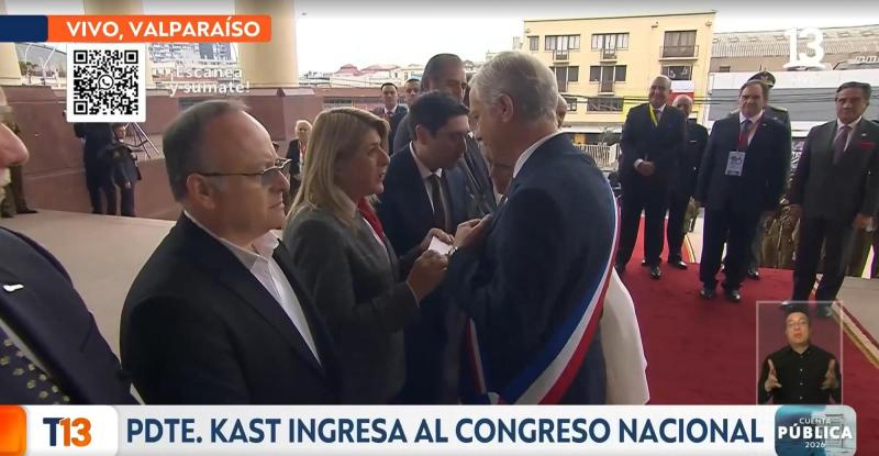 T13 - La carta que le entregó Zandra Parisi al Presidente Kast en la Cuenta Pública