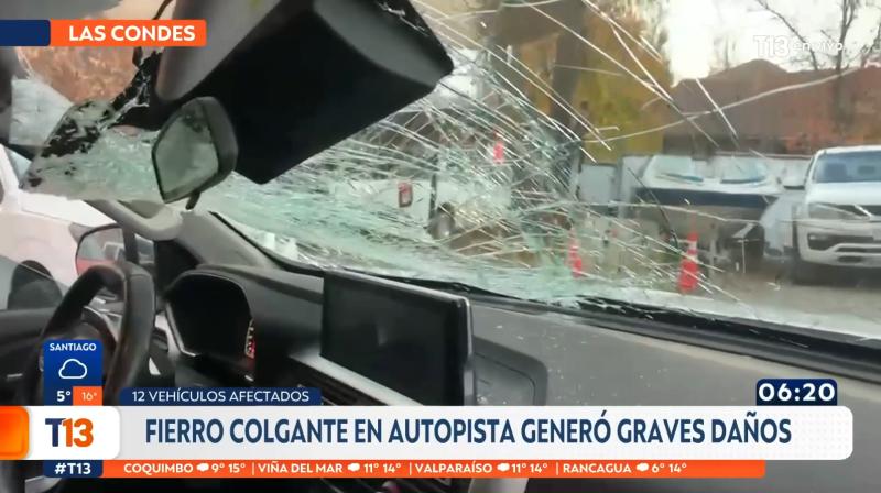 T13 - Fierro colgante en autopista provocó graves daños en vehículos