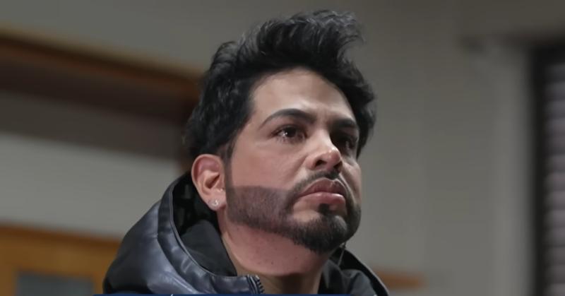 "Yo puedo decir que tengo convenio hasta con La Moneda": la defensa del “estilista de los famosos” por supuesto convenio desmentido por Providencia - Captura Reportajes T13