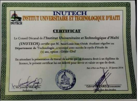 Los migrantes también llegaban con diplomas "universitarios" para presentarlos a la PDI.