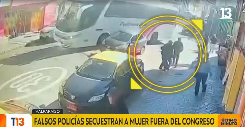T13 - Falsos policías secuestran a mujer en cercanías del Congreso