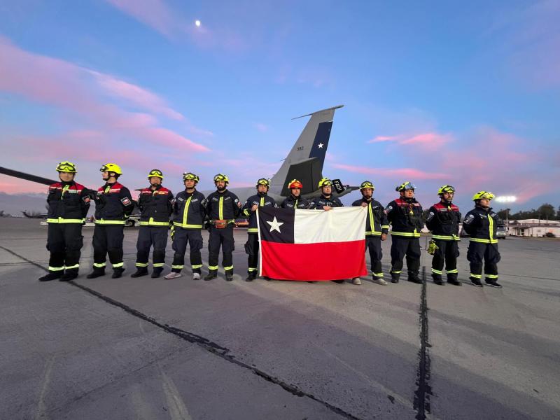 "Seguiremos con las labores de búsqueda": el mensaje de bomberos chilenos desde Venezuela - Bomberos de Chile