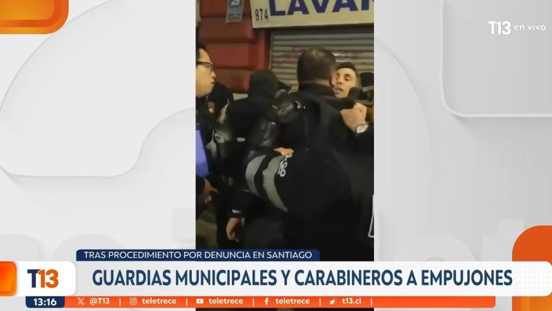 T13 - Pelea entre carabineros y guardias municipales de Santiago