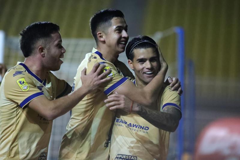 El fútbol chileno por las plataformas del 13 - Photosport