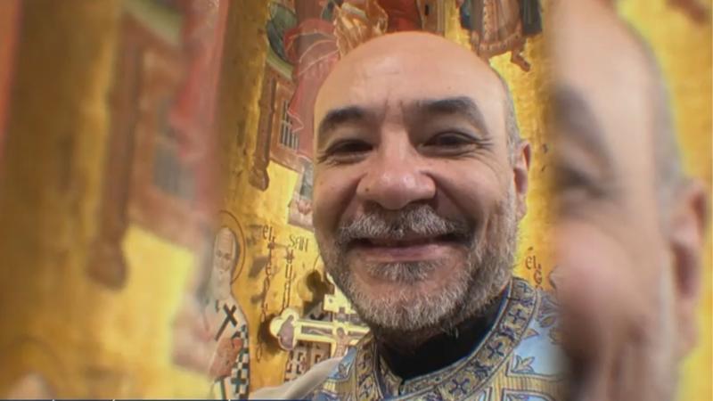 T13 - Víctima acusa que secretaria de sacerdote ortodoxo de Providencia presenció episodios de abuso